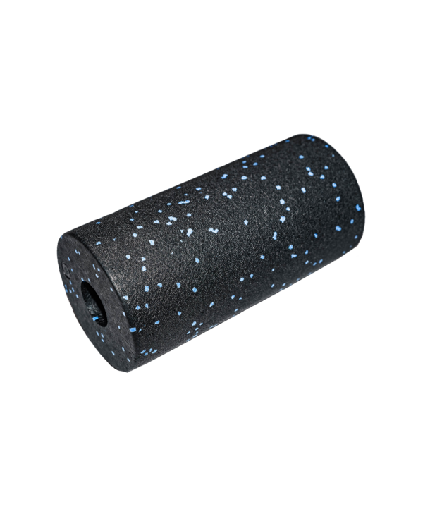 Schwarze Schaumstoffrolle mit blauen Flecken, zylindrische Form, für die Muskelmassage und die Trainingserholung.
