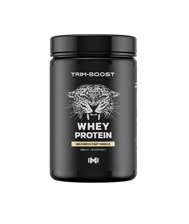 Schwarzer Behälter mit TRIM-BOOST Whey Protein mit einer Leopardengrafik auf dem Frontetikett.