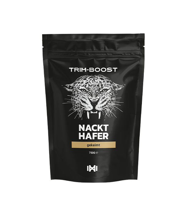 Schwarzer Beutel mit der Aufschrift TRIM-BOOST Nackt Hafer, gekeimt, 750g mit weißem Leopardenmotiv.