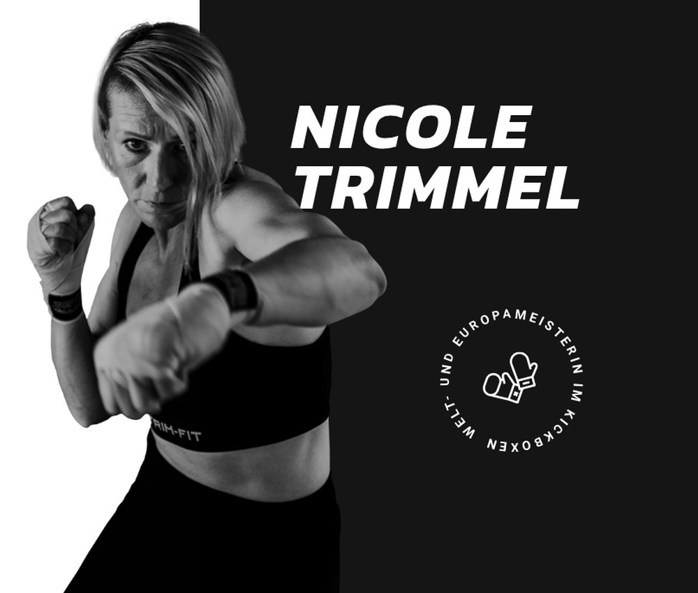 Eine Frau in einer Boxerpose mit Nicole Trimmel und Box-Titeltext auf schwarzem Hintergrund.